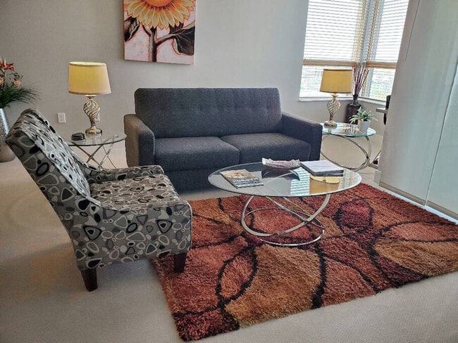 Building Photo - 1813 E Jarvis St Unit ID1073577P