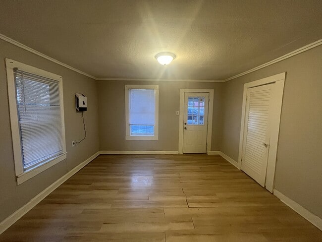 Photo - 109 N Spring St