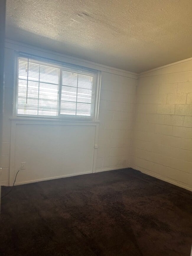 Building Photo - 922 Brookfield Dr Rental