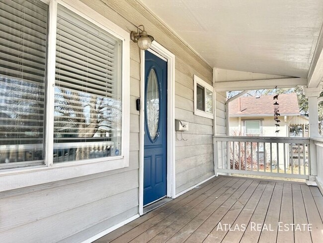 Photo - 1553 Ulster St