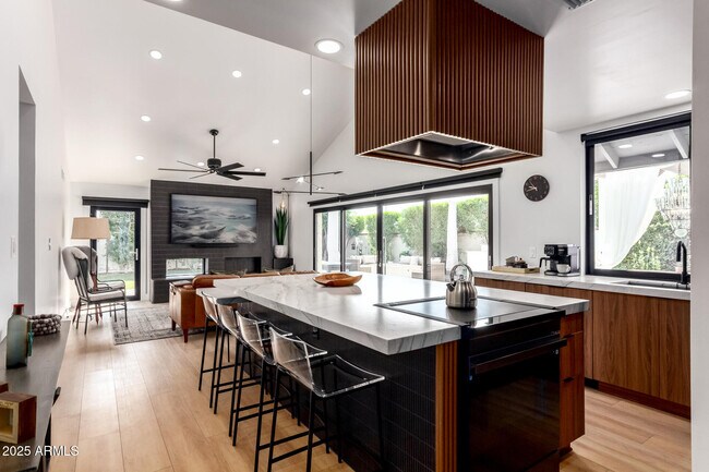 Building Photo - 5724 N Scottsdale Rd Rental