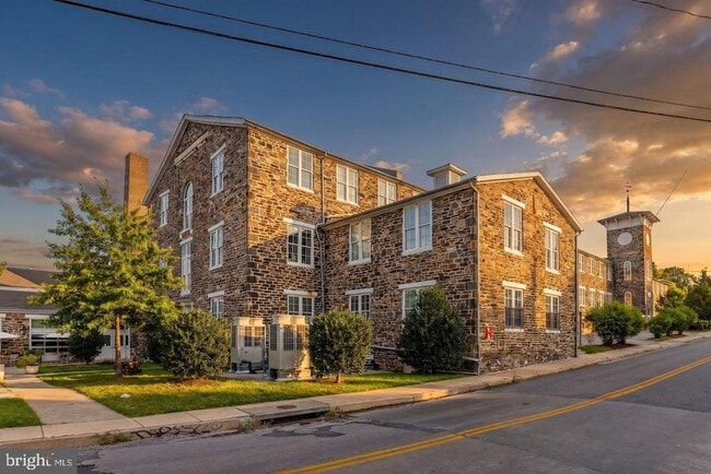 1750 Union Ave Unit 221