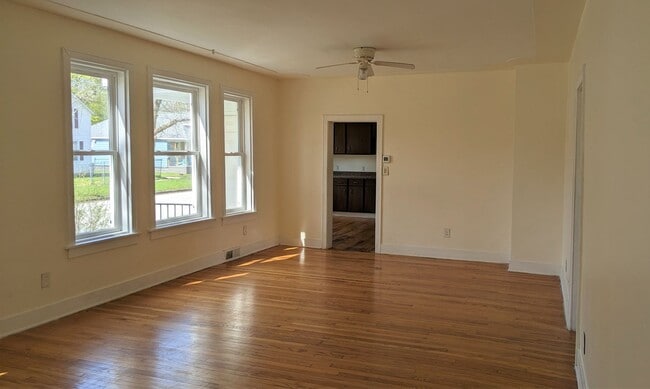 Photo - 1045 Kenneth- Large house with basement