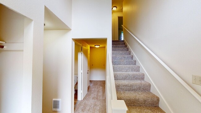 Photo - Charming Condo in the Heart of Oak Harbor!...