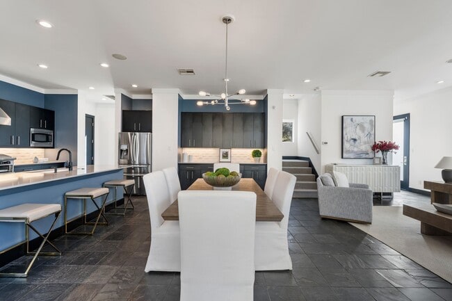 Photo - 162 Vieux Carre Dr