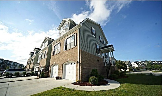 Photo - 956 Iron Bridge Dr Unit NA