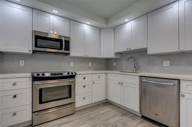 Photo - 625 Oaks Dr Unit 1007