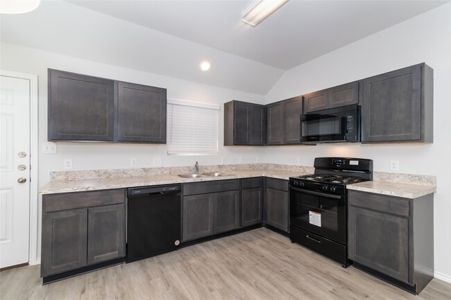 Photo - 8814 Doris Oaks Cir