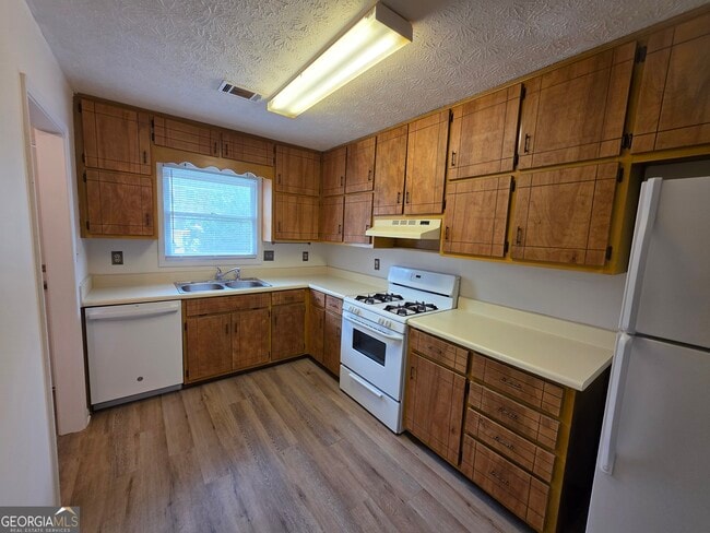 Photo - 370 Williamsburg Way