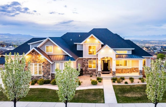 Building Photo - Luxurious Herriman 6 Bed with Indoor Court, Theater & Stunning Views!!!