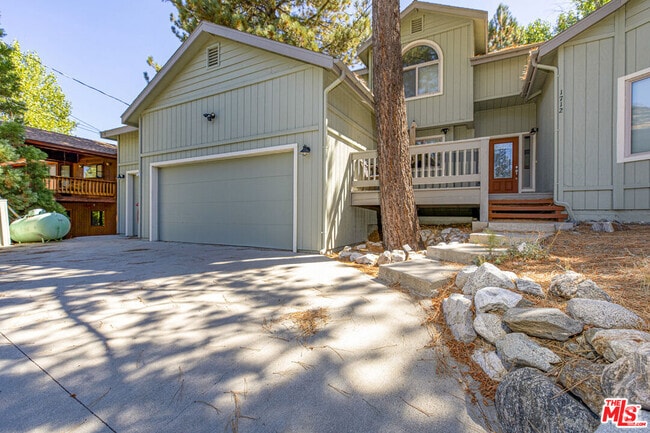 Building Photo - 1712 Woodland Dr Rental