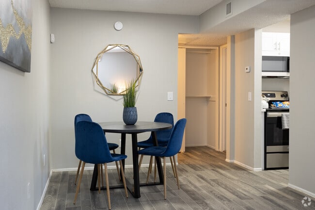 1BR, 1BA - 550SF - The Vintage Apartments