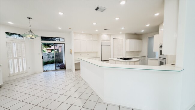 Photo - 4601 Country Club View