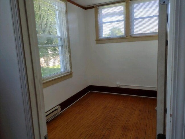 Photo - 120 Brown St