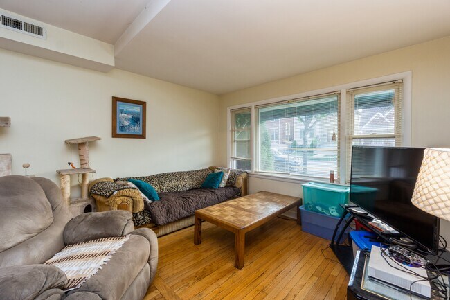 Photo - 4115 N Odell Ave House