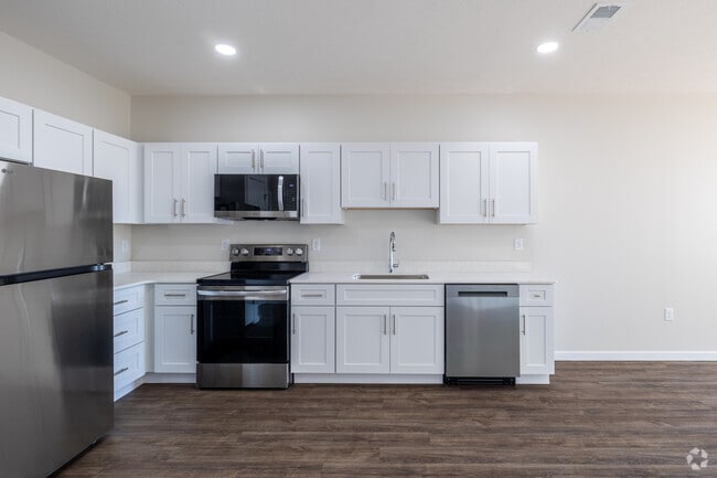 Studio - 660SF - Kitchen