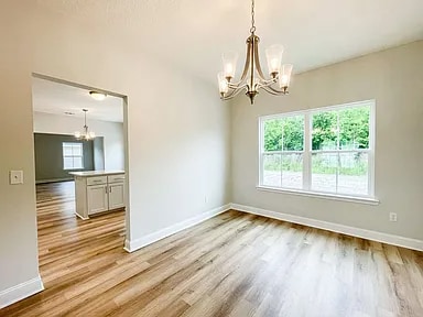 Photo - 577 Meloney Dr