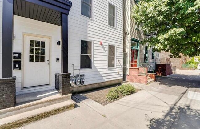 Photo - 25 St Pauls Ave Unit 1A