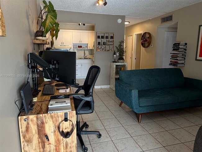 Photo - 3640 NW 9th St Unidad 505