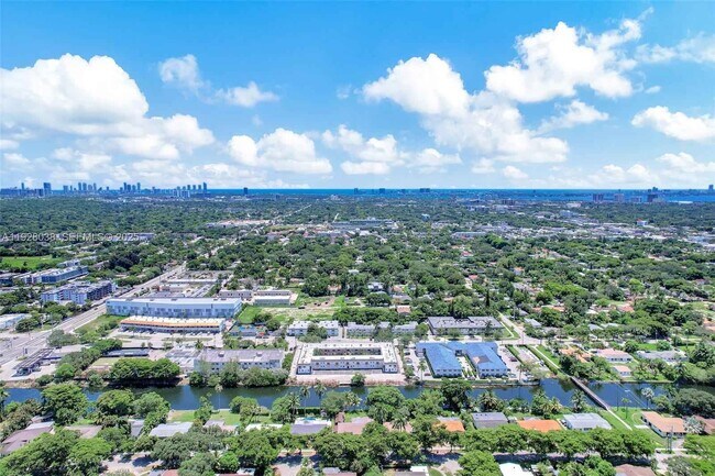 Building Photo - 13210 Memorial Hwy Unit 221