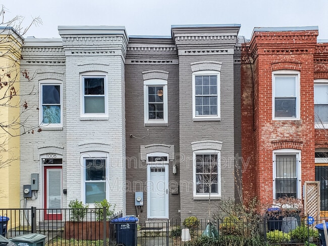 Photo - 1008 W St NW Townhome