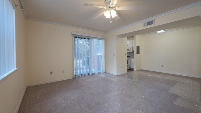 Photo - FOR RENT. 1 bedroom 1 bathroom condo first...