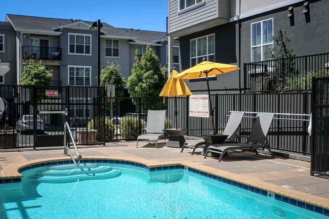 Building Photo - The Meadows at Fountaingrove Rental