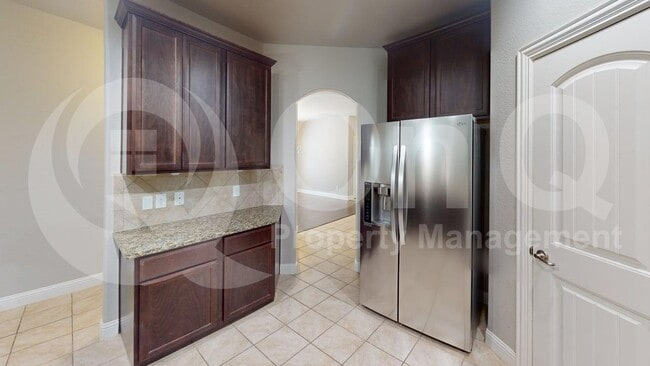 Photo - 15605 Leadenhall St