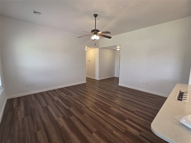 Photo - 311 Violet St