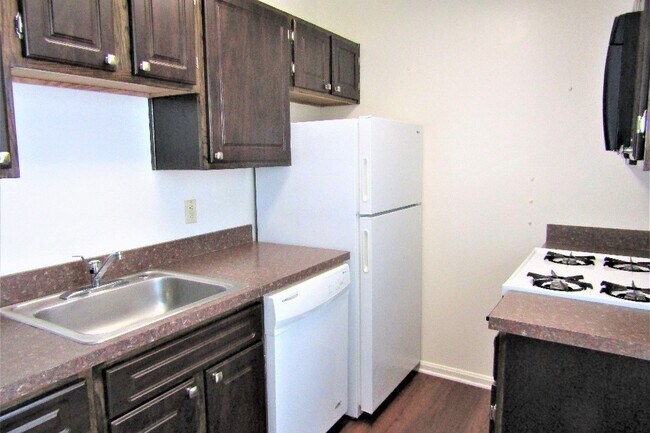 Photo - Cimmaron Oaks Court