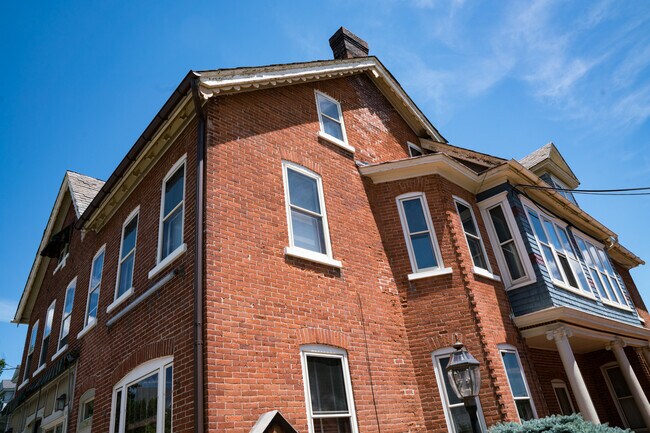 Photo - Chelsea Avenue Court Unidad 1340 Chelsea Avenue, Apt. #2