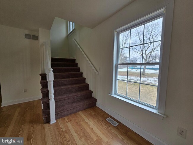 Photo - 271 Ashton Ct