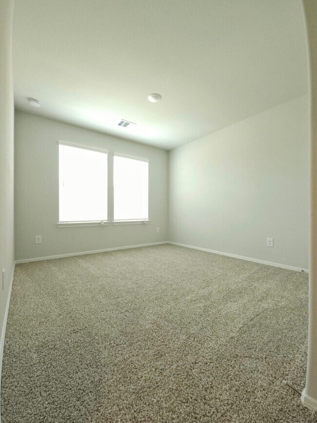 Building Photo - 26118 Emory Holw Dr