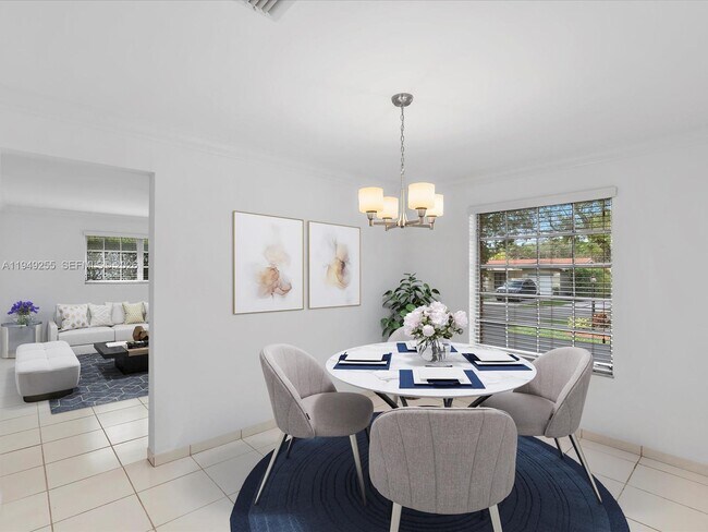 Photo - 911 Pizarro St