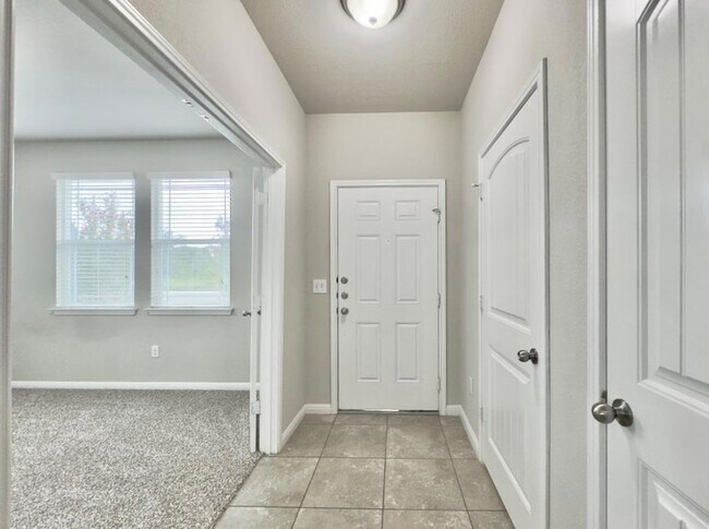 Photo - 308 Craters of the Moon Blvd