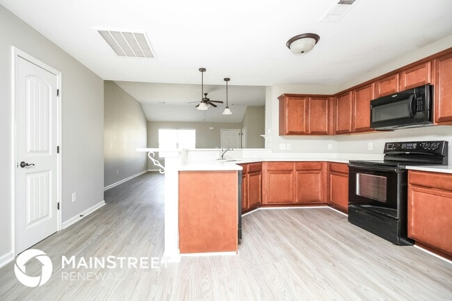 Photo - 181 Lyndhurst Dr