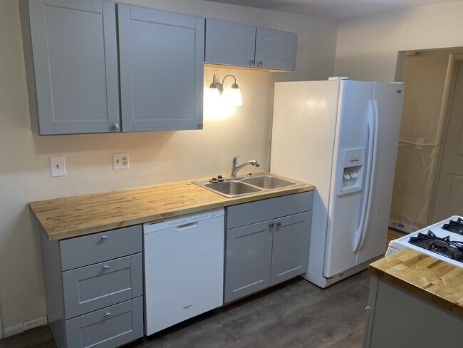 Photo - 819 E Hibiscus Ave