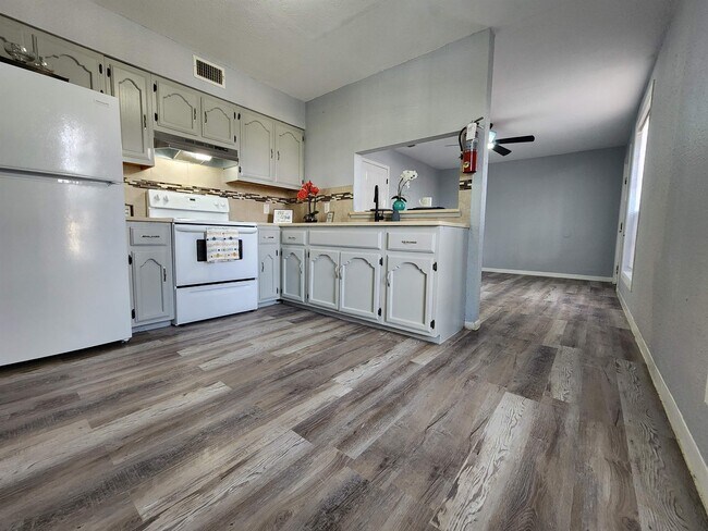 Photo - 3020 Corpus Christi St Unidad 2