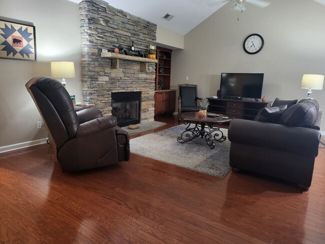 Photo - FULLY FURNISHED!!! GREAT FOR CORPORATE HOU...