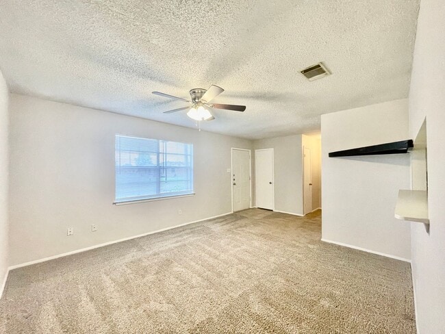 Photo - 2 Bedroom, 1 Bathroom home + Large Yard an...