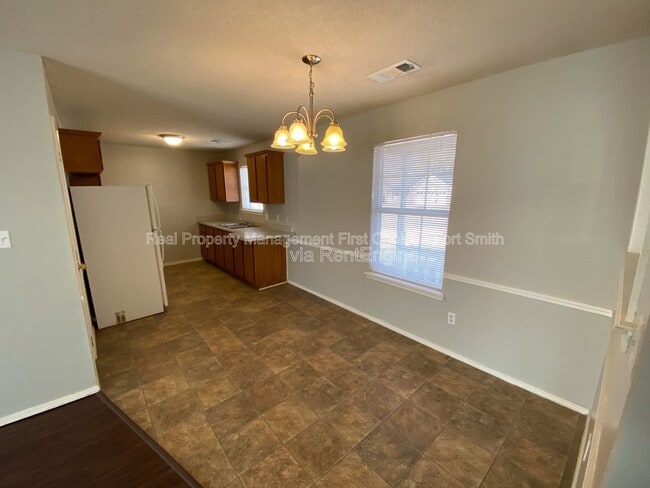 Photo - 1911 Whippoorwill Dr