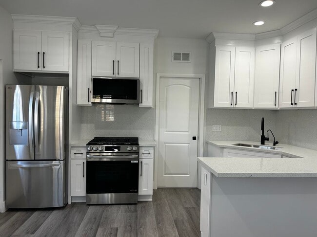 Photo - 3838 Balmont St Unidad 2