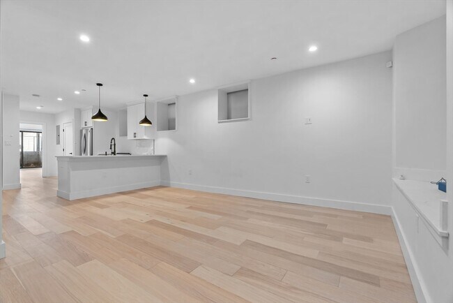 Photo - 143 Trenton St Unit 1