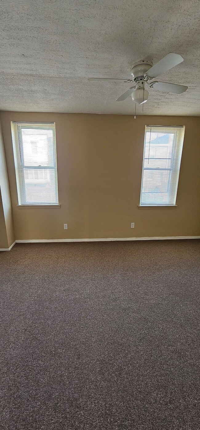 Photo - 2704 Lauretta Ave