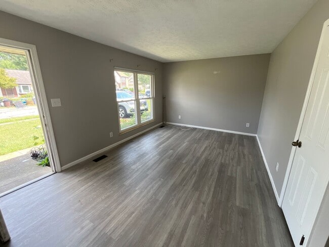 Photo - 3 Bedroom 1.5 Bathroom Single Family Home Gahanna