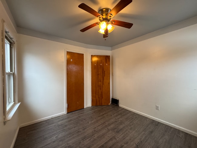 Photo - 1403 E Maxlow Ave