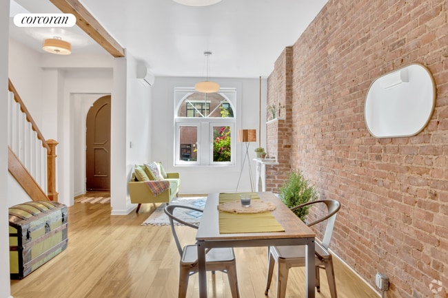 Building Photo - 404 15th St Rental