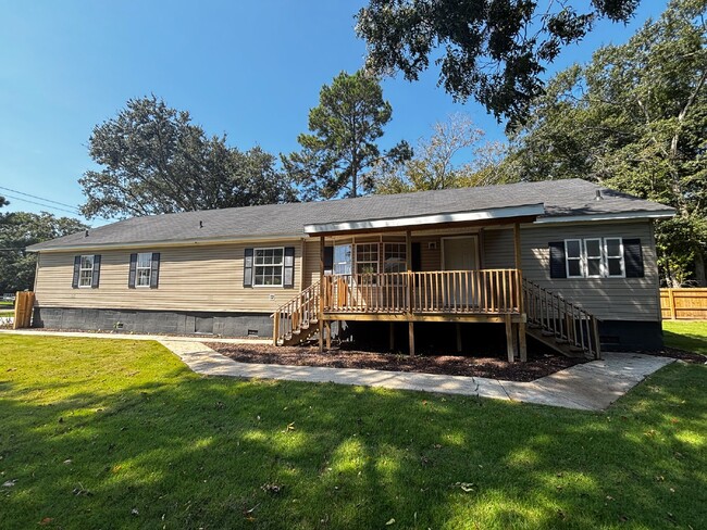 Photo - Spacious 4-Bed, 3-Bath Retreat on Greenhill Rd – 2000 Sq Ft of Charleston Charm!