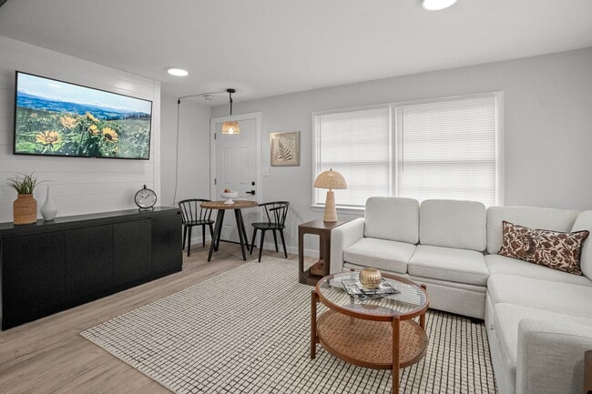 Photo - 149 E Main St