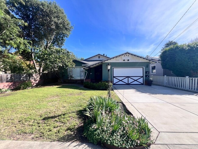 Photo - EBS T 37565 Unidad Front House